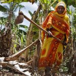 Пожилая женщина в Танзании